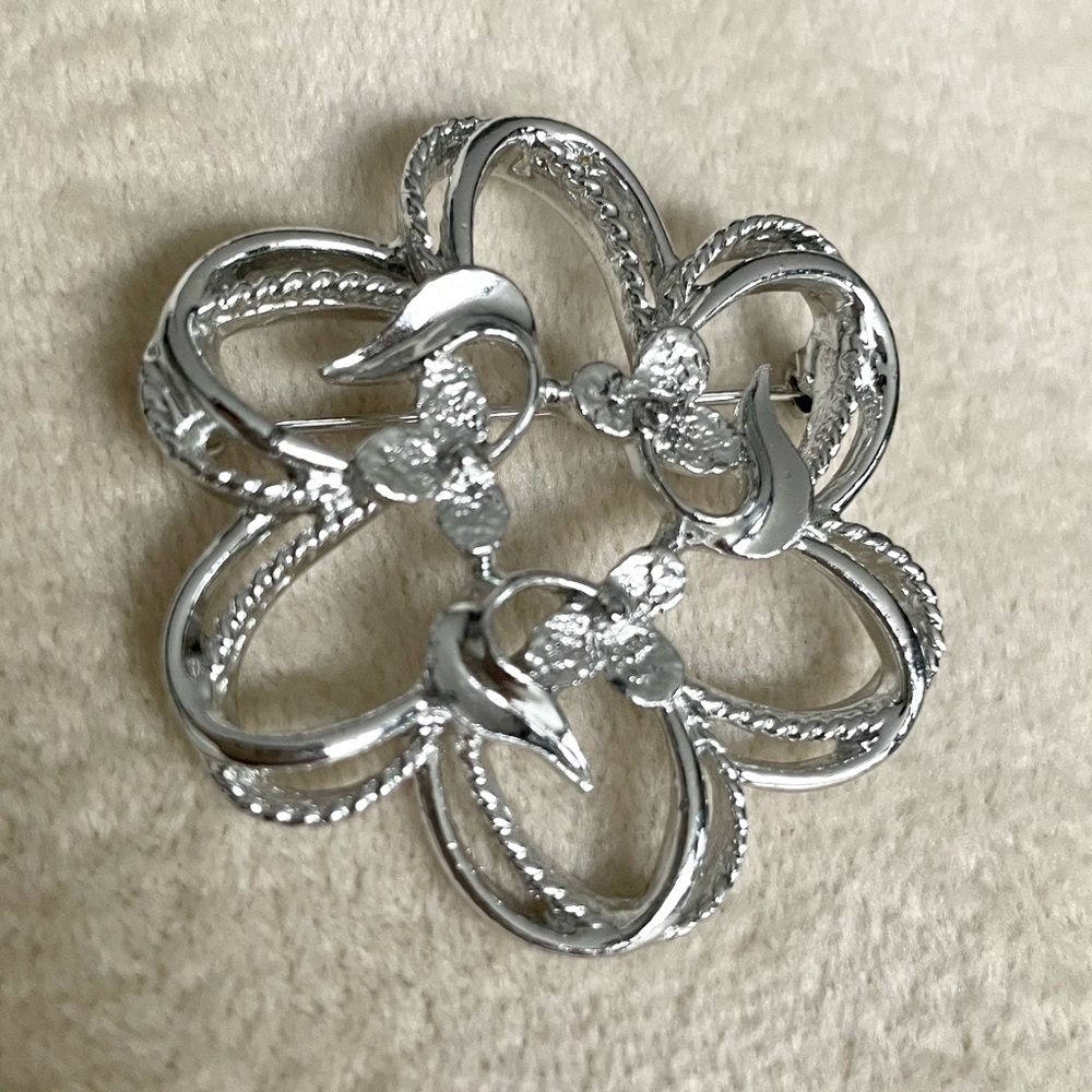 Vintage Sarah Coventry Silver Fleurette Floral Brooch